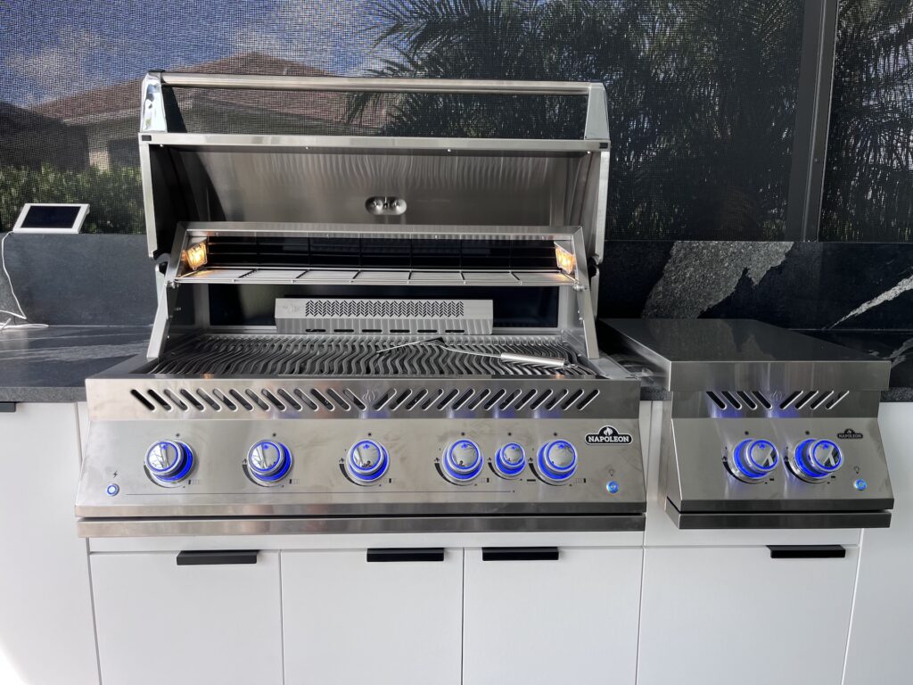 Pinecraft Custom Kitchen